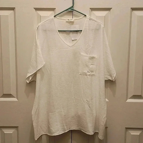 You & Me Tops - Oversized V Neck Woven Short Sleeve Blouse Top with Front Pocket- size L- NWT